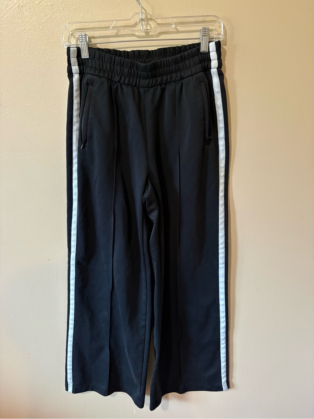Athleta Tempo Wide Leg Track Pants women’s size XS in black